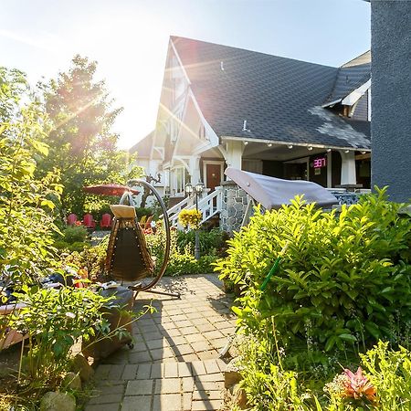 The Manor Guest House Vancouver Bagian luar foto