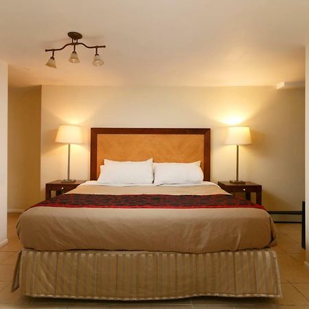 The Manor Guest House Vancouver Bagian luar foto