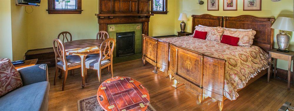 The Manor Guest House Vancouver Bagian luar foto